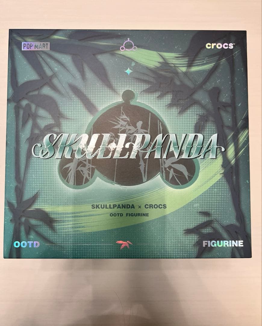 POPMART SKULLPANDA X CROCS 限定フィギュア