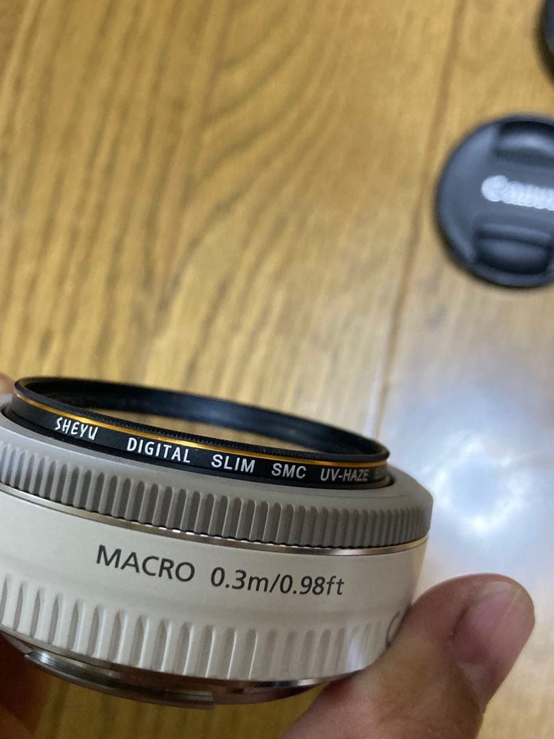 美品　Canon EF 40mm f/2.8 STM レンズ　単焦点