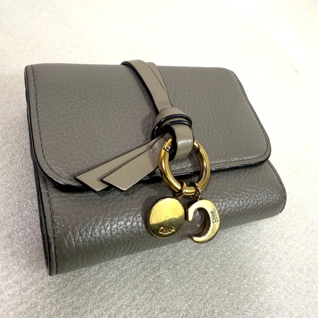 美品　クロエ 三つ折り財布　スモールトリフォールド　 アルファベット　グレー