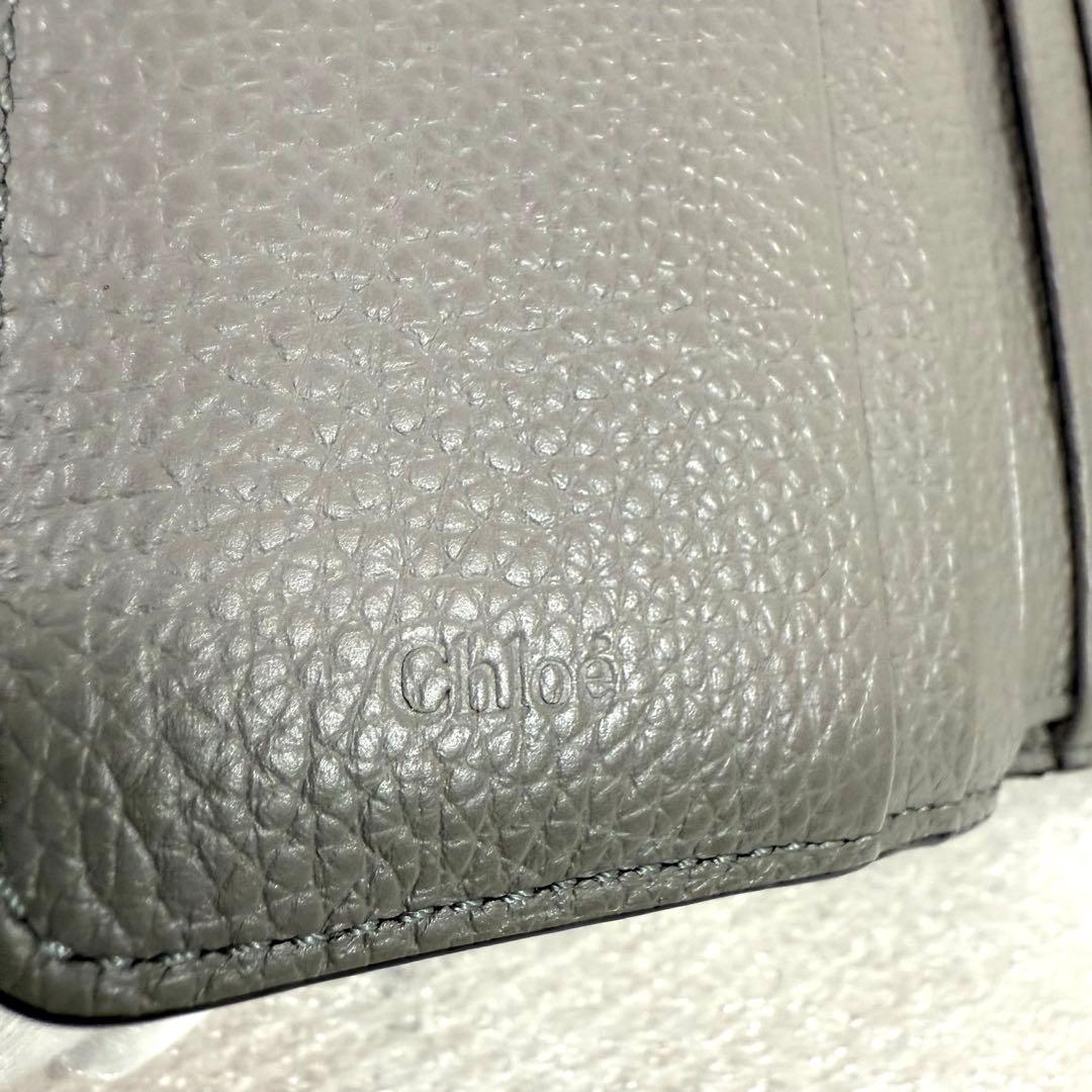 美品　クロエ 三つ折り財布　スモールトリフォールド　 アルファベット　グレー