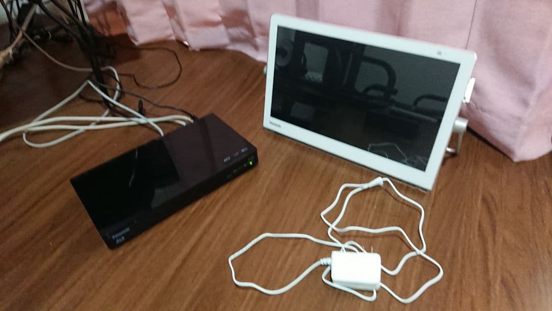 Panasonic ポータブル 液晶テレビ UN-TD9S ✩リモコン付き