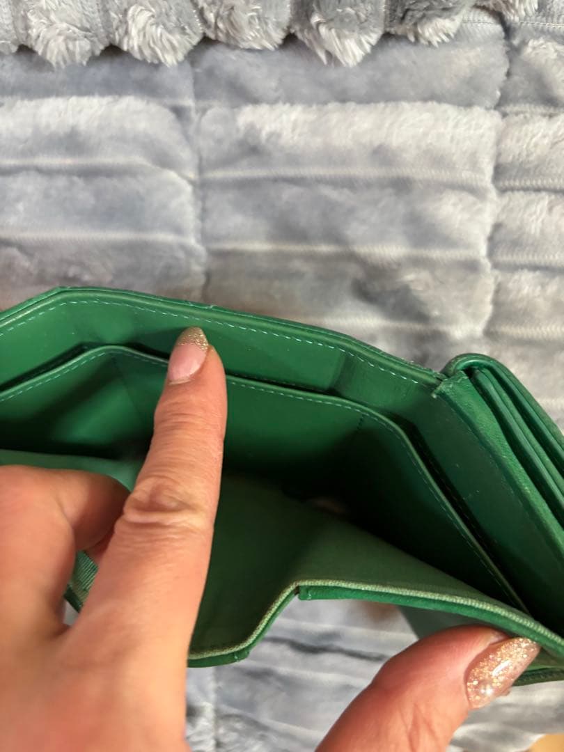 CHANEL シャネル　19三つ折り財布　ディズヌフ