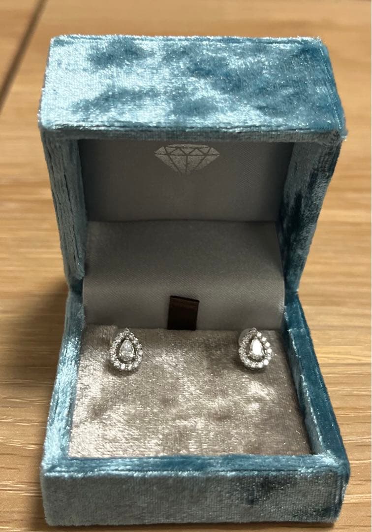 あがさ　櫻井彩子　愛こそ全て　ペアシェイプ　プラチナ　ピアス