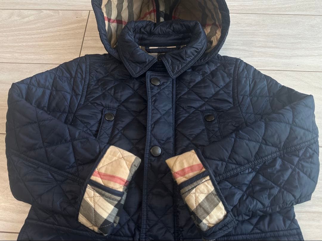 Burberry 6A ネイビーキルティングコート