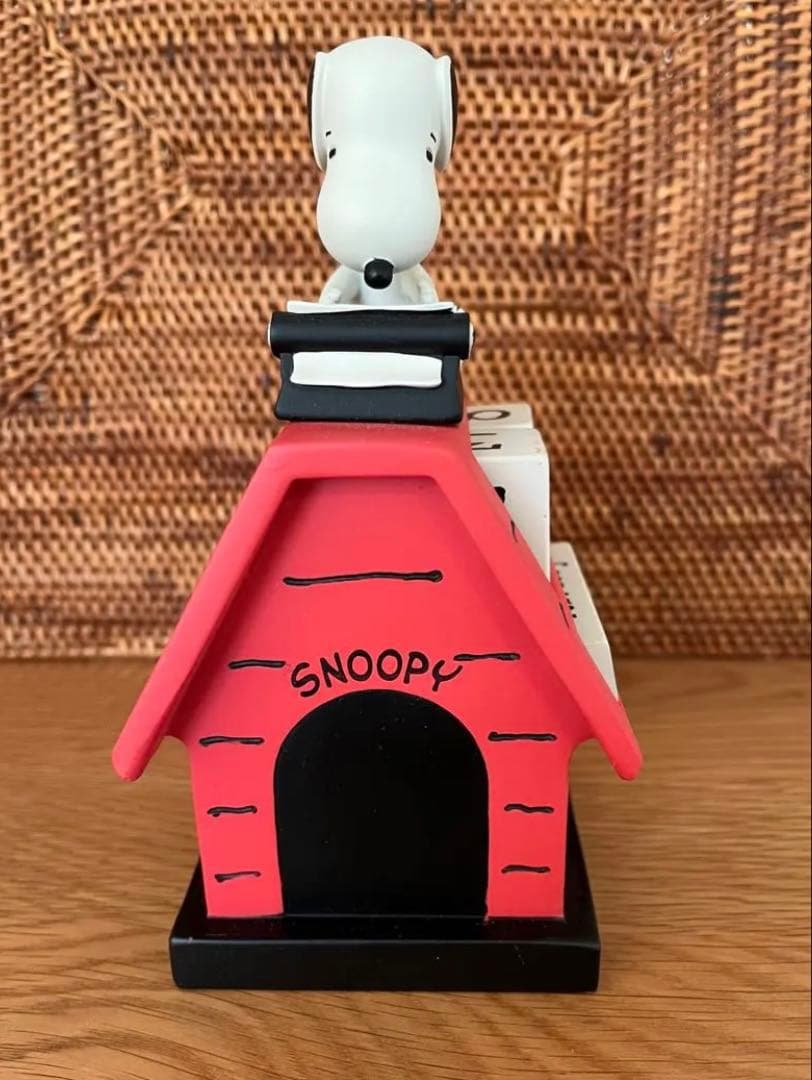snopy カレンダー置物