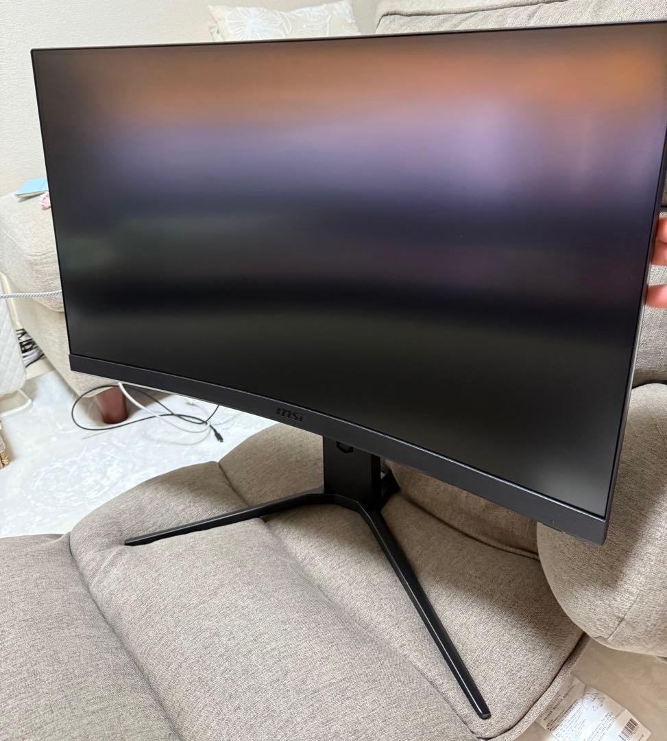 MSI Optix G27C6P 27インチ 湾曲モニター