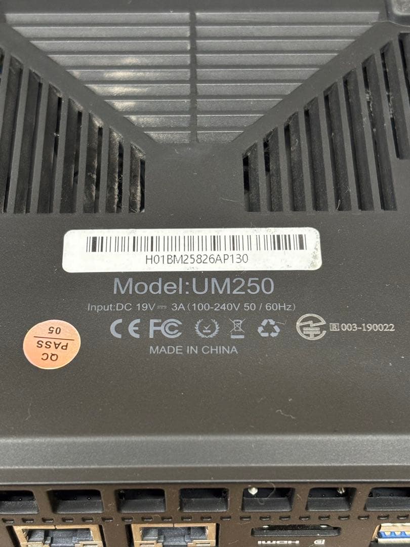 T*i様 MINISFORUM UM300 ミニPC