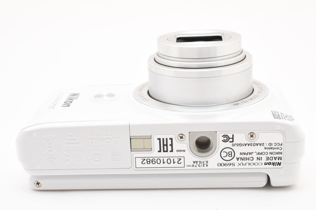 【極美品】NIkon COOPIX S6900 ホワイト　動作OK
