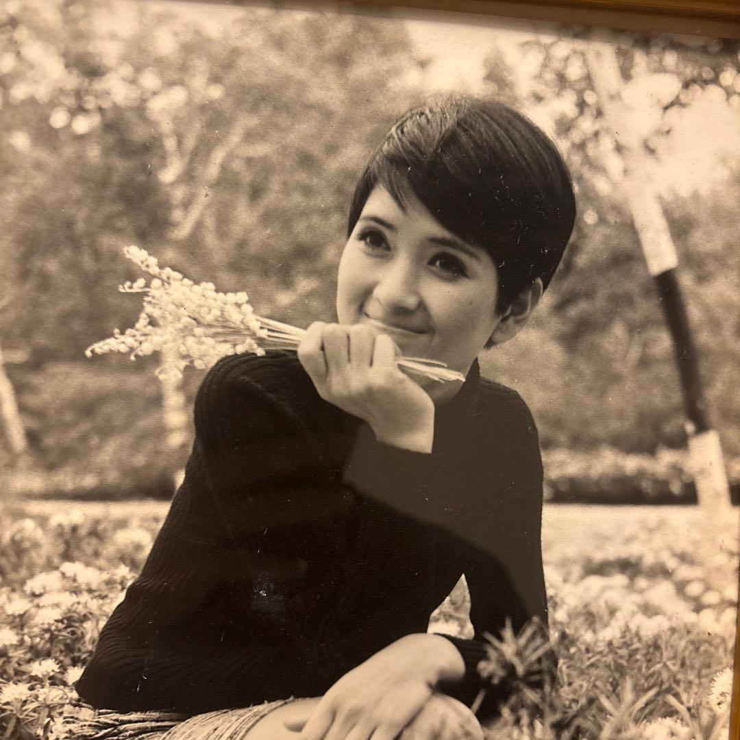 いしだあゆみ生フィルム写真枠付き。