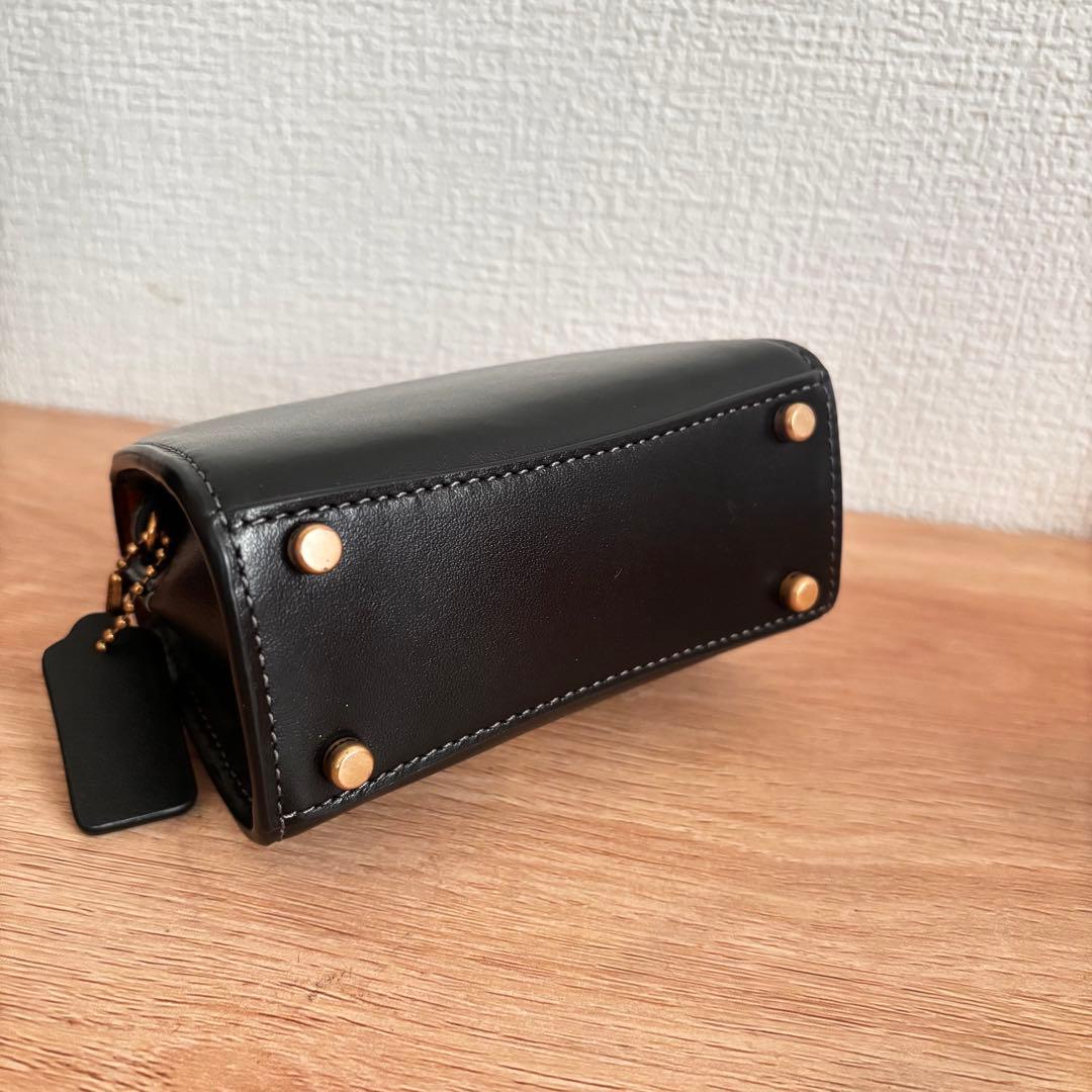 コーチのサミー トップ ハンドル バッグ 12 のブラック レザー製品値下げ済み