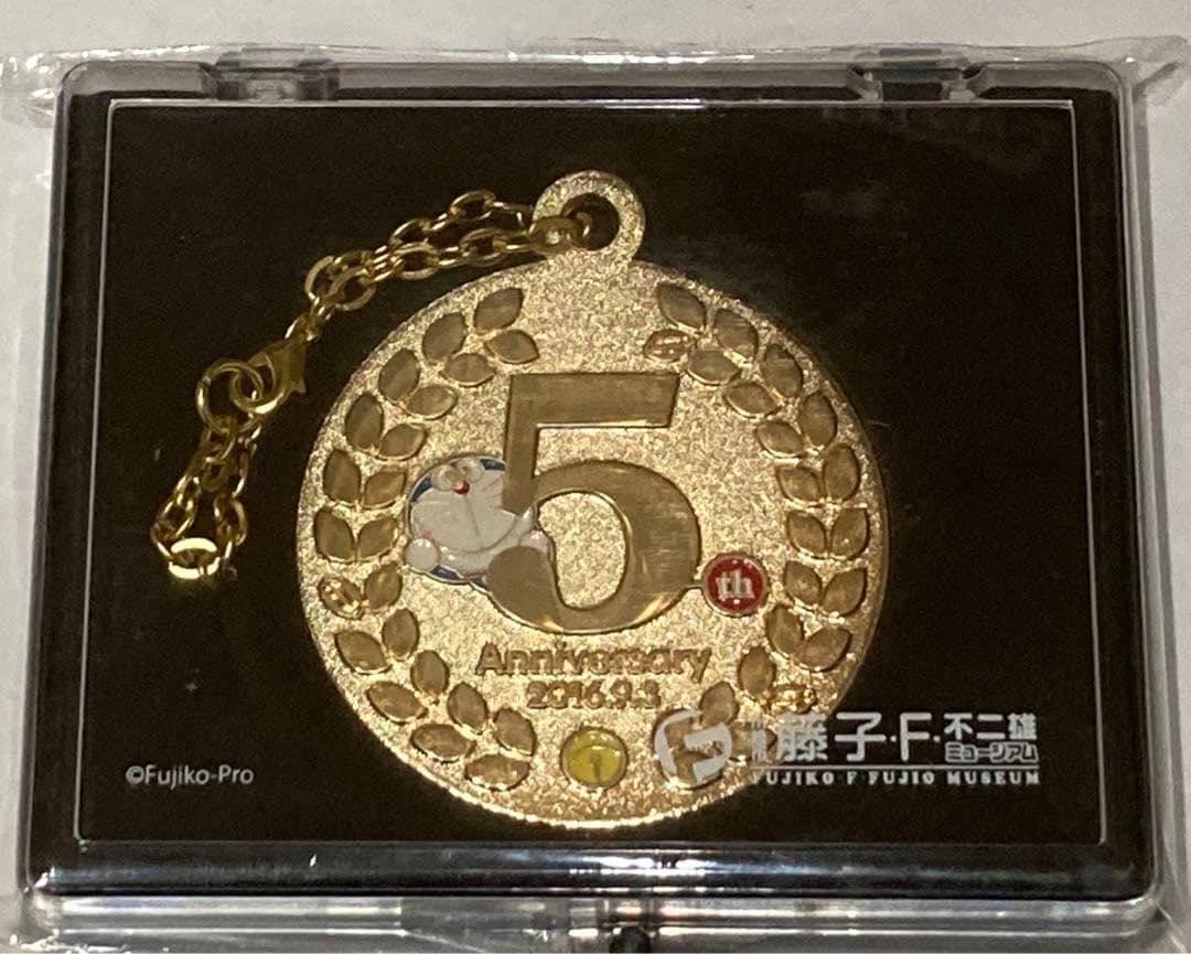 藤子不二雄ミュージアム　1〜10周年　ピンズコレクションセット