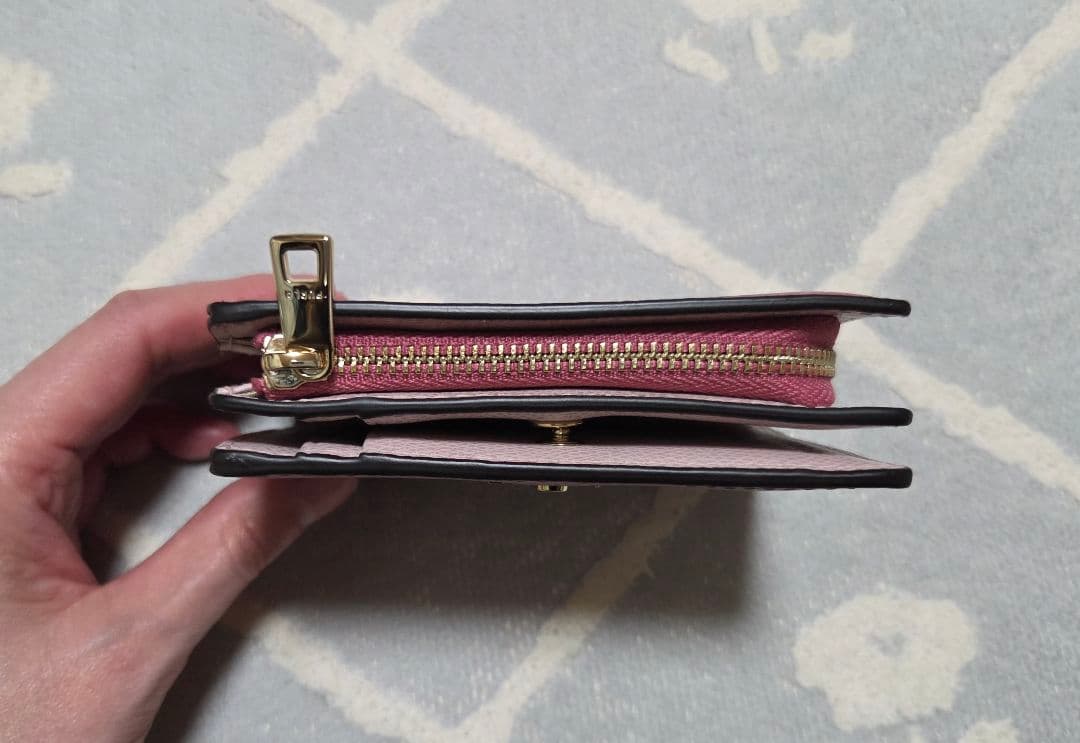 【美品】日本限定カラー Furla Camelia コンパクト財布 S