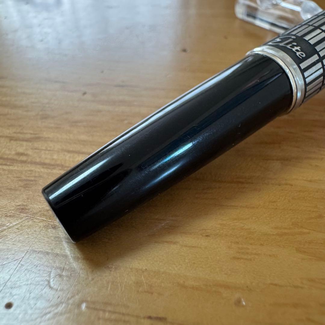 廃盤 パイロット Elite エリート 半格子 万年筆 18K 750 F 蝕刻