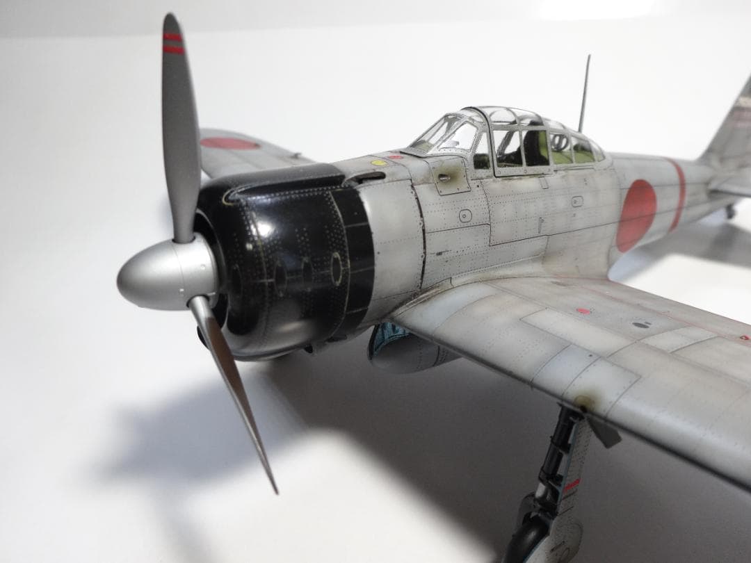 エデュアルド1/48日本海軍艦上戦闘機「零戦21型」完成品