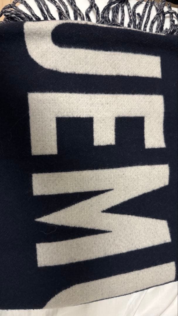 JAQCUEMUS スカーフ マフラー ロゴ フリンジ ネイビー