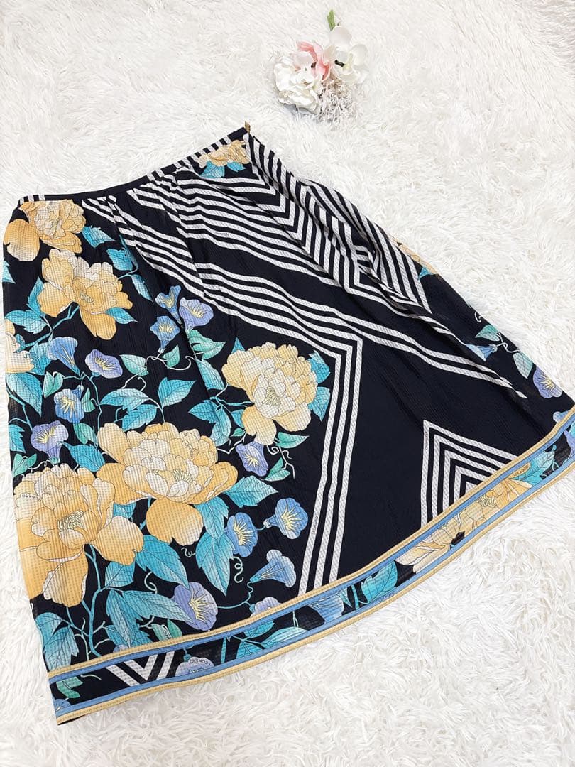 【美品】レオナール フレアスカート シルク花柄 フラワー柄 ＸＬ