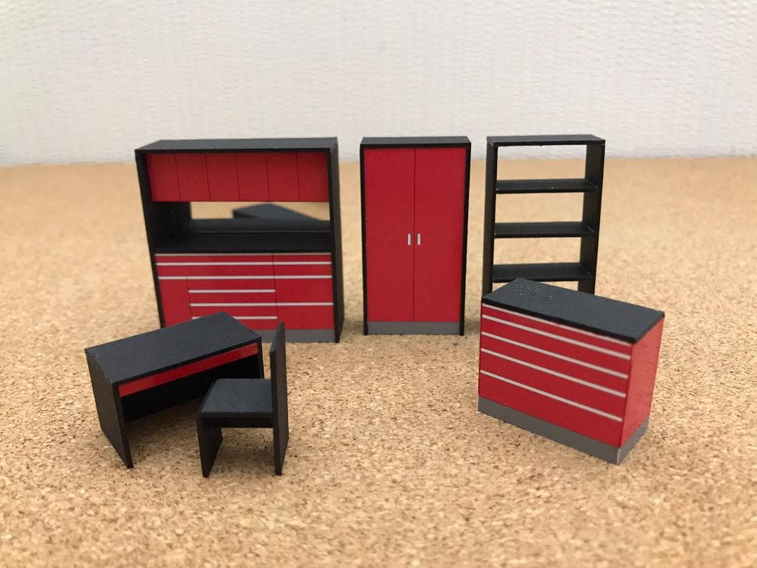 ミニカー専用ジオラマ：1/43 鉄骨造タイプガレージ／アクセサリー6点付属！