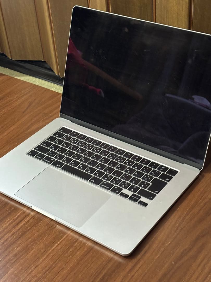 美品　MacBook Air 15インチ　M3 シルバー 256gb