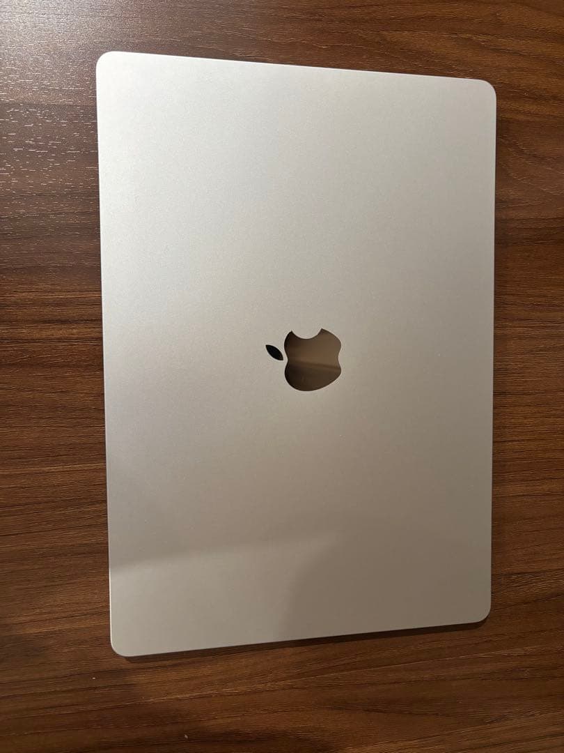 美品　MacBook Air 15インチ　M3 シルバー 256gb