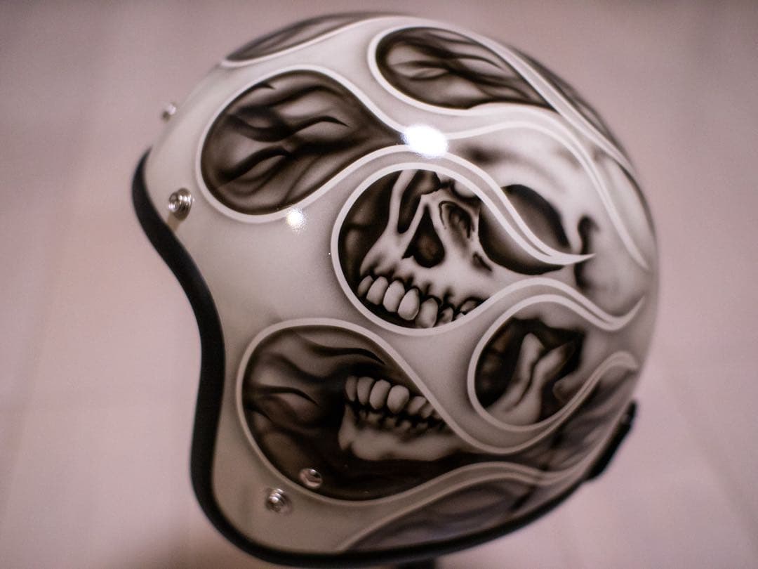 新品未使用　スモール　ジェット　ヘルメット 白、黒フレアドクロ