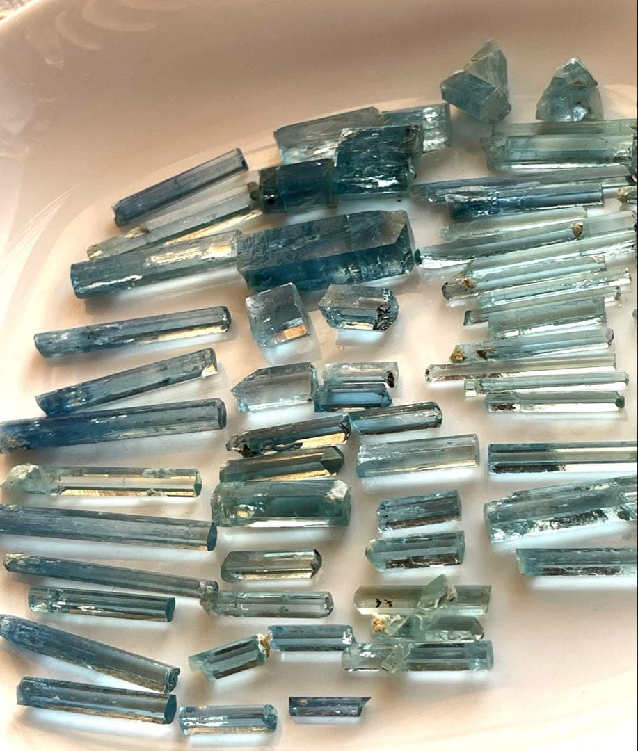 【高品質】高透明度・海色ブルー天然アクアマリンロット 306.9ctベトナム産
