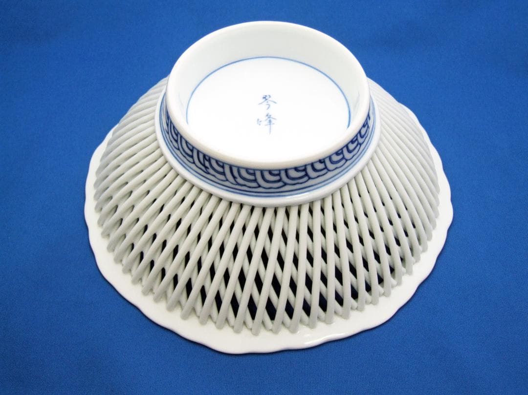 透かし編み陶器