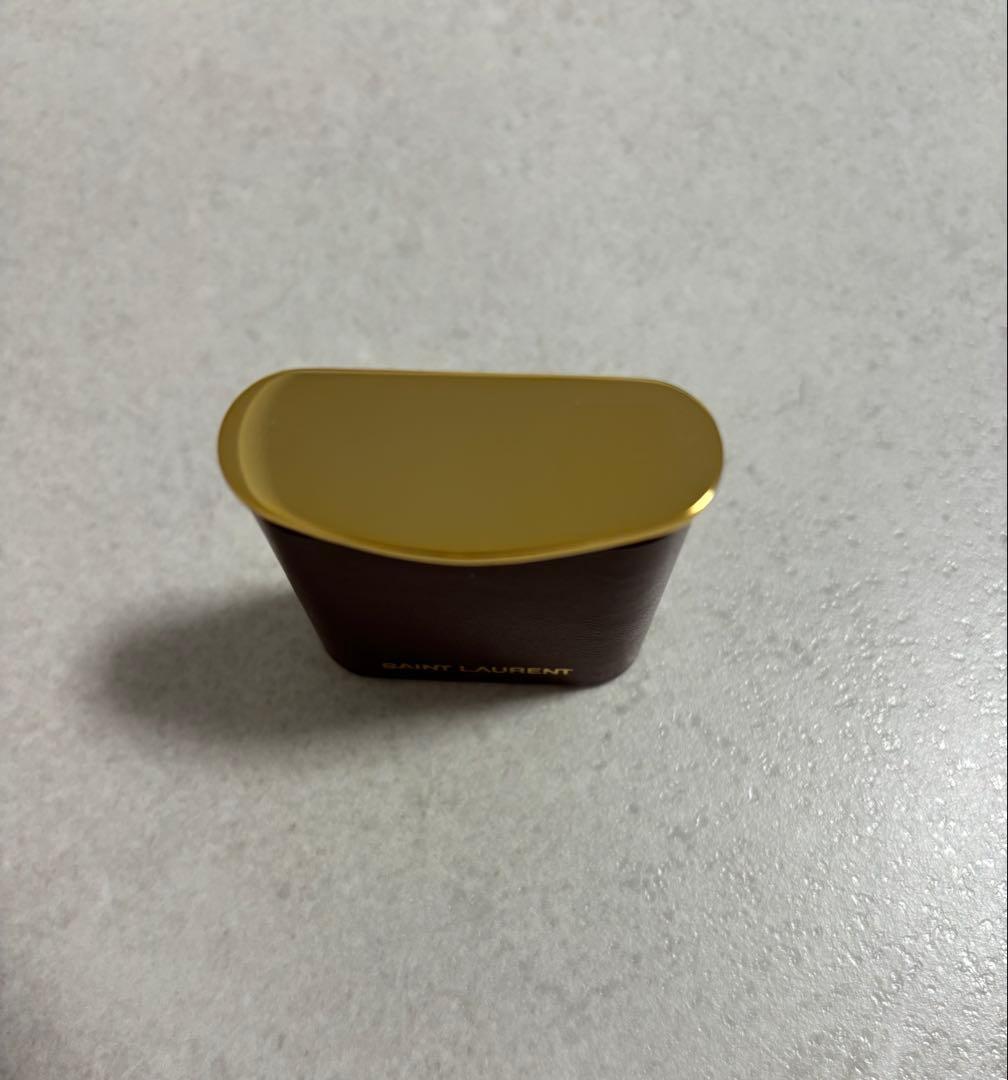 サンローラン 携帯 灰皿 ツボタパール