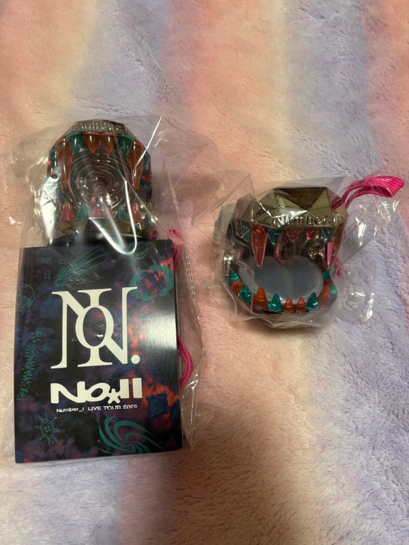 B*0様 Number_i 2025 NO.II ペンライトとペンライトトップ