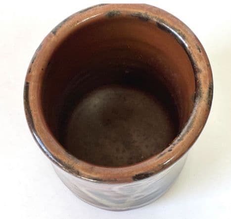 陶器製の抽象模様カップ