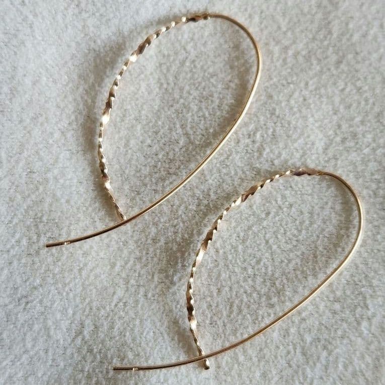 ツイスト♡【ジュエルクローゼット】K10ゴールド フックピアス☆アガット 好きも