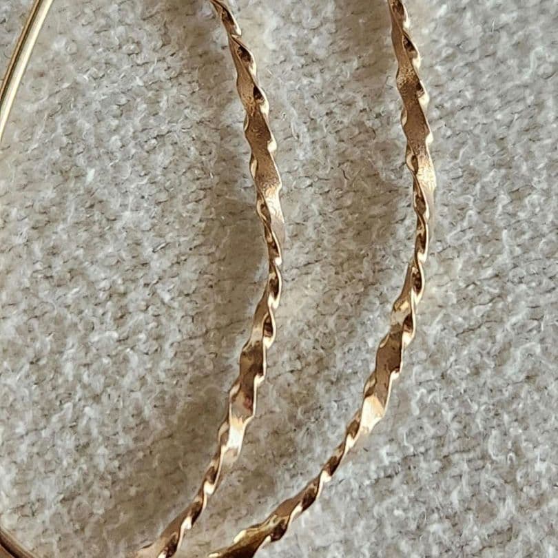 ツイスト♡【ジュエルクローゼット】K10ゴールド フックピアス☆アガット 好きも