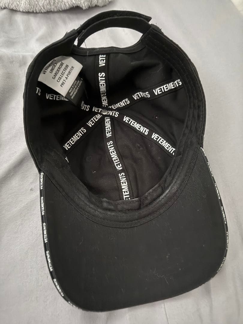 VETEMENTS ブラック キャップ ユニセックス