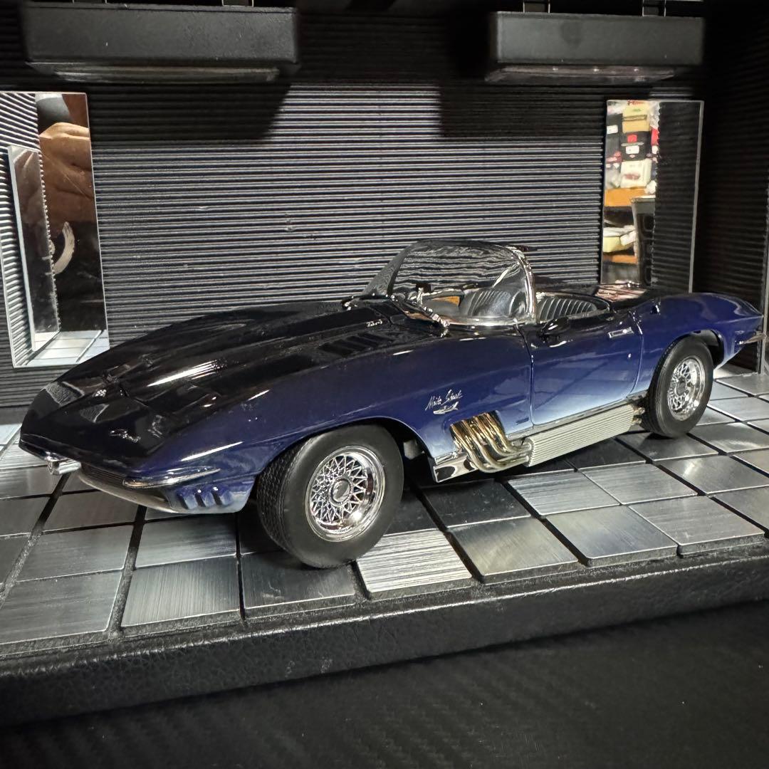 絶版未展示品 オートアート 1/18 コルベットMako Shark 1961