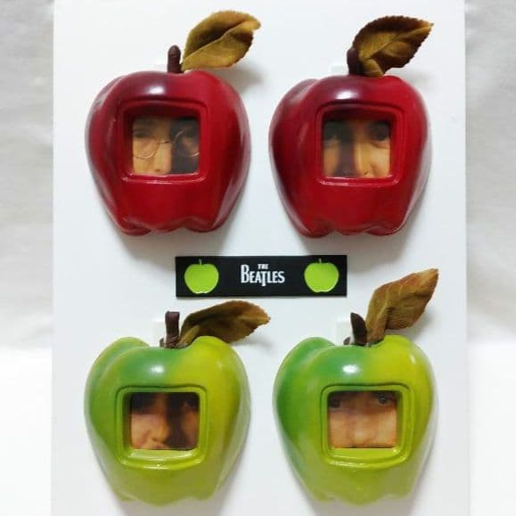 ビートルズ ！ジョン・ポール・ジョージ・リンゴ♣東芝音楽工業ビートルズ壁掛りんご
