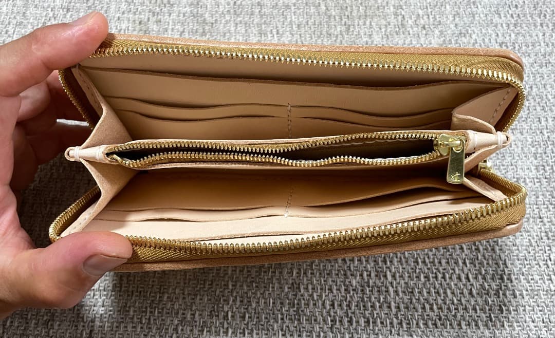 くじらさん専用 ティアドロップ付き極厚ラウンドファスナー長財布／エクセラ