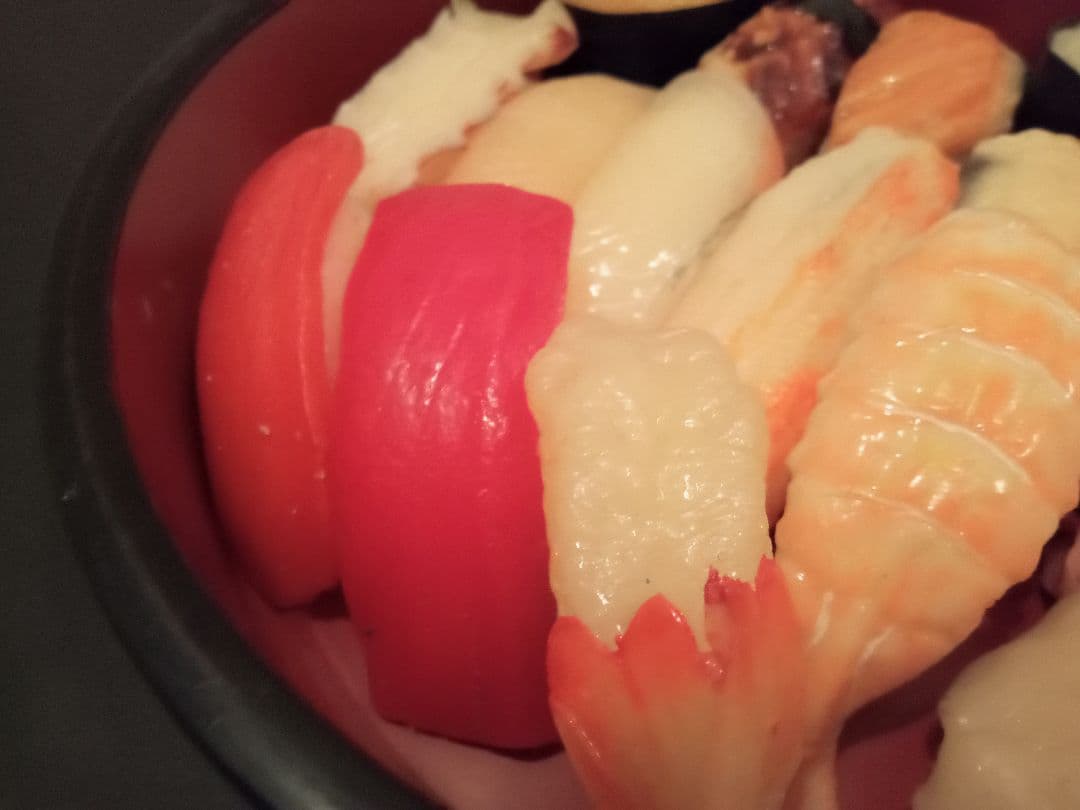 Hセット【食品サンプル】お寿司　16個セット 桶付き！！ 実物大サイズ 高級品