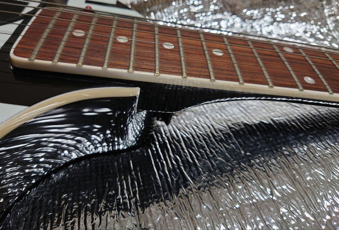 布袋寅泰 FERNANDES ZO-3 HOTEI MODEL