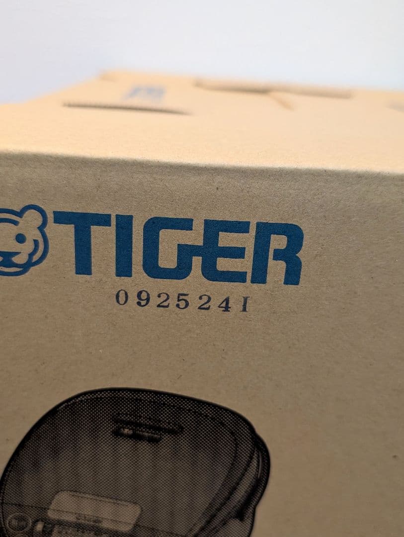 ☆*☆様 ⭐️TIGER 炊飯器 JPW-D100T　新品！②