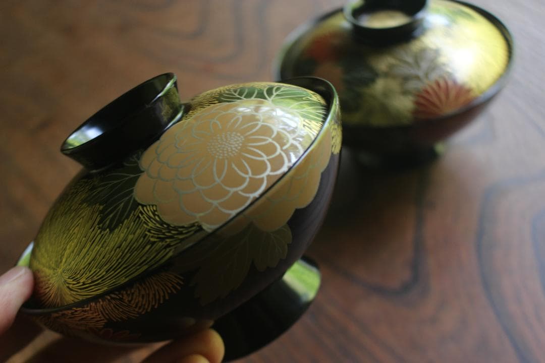 デッドストック！上質黒漆に極上菊詰沈金蒔絵のお椀2点（検輪島塗蒔絵椀雑煮椀