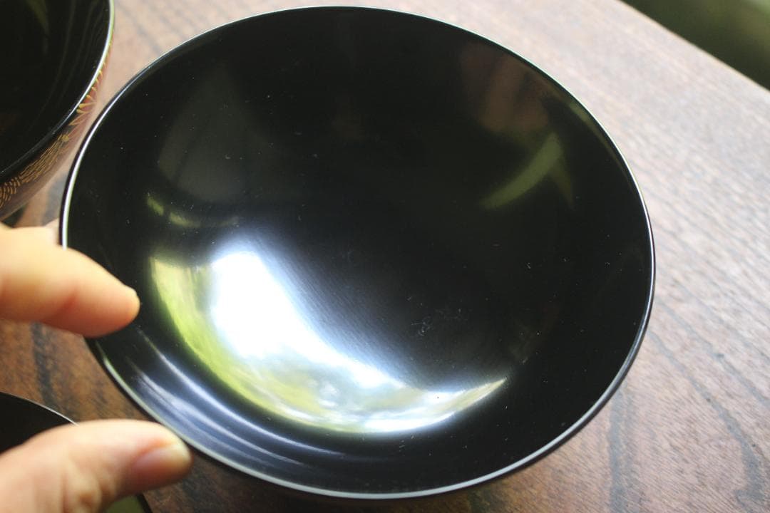 デッドストック！上質黒漆に極上菊詰沈金蒔絵のお椀2点（検輪島塗蒔絵椀雑煮椀