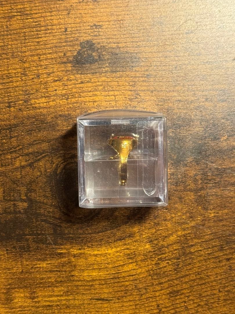 「POINTLESS JOURNEY」トイリング／クラウンレッド