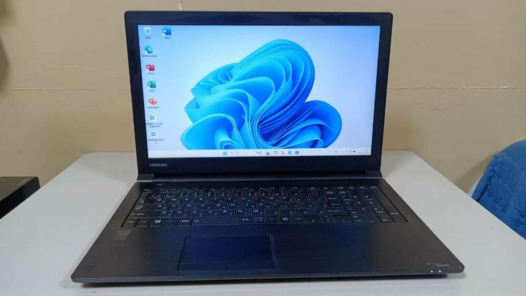 ノートパソコンTOSHIBA第五世代Core i7 SSD256Gメモリ8G