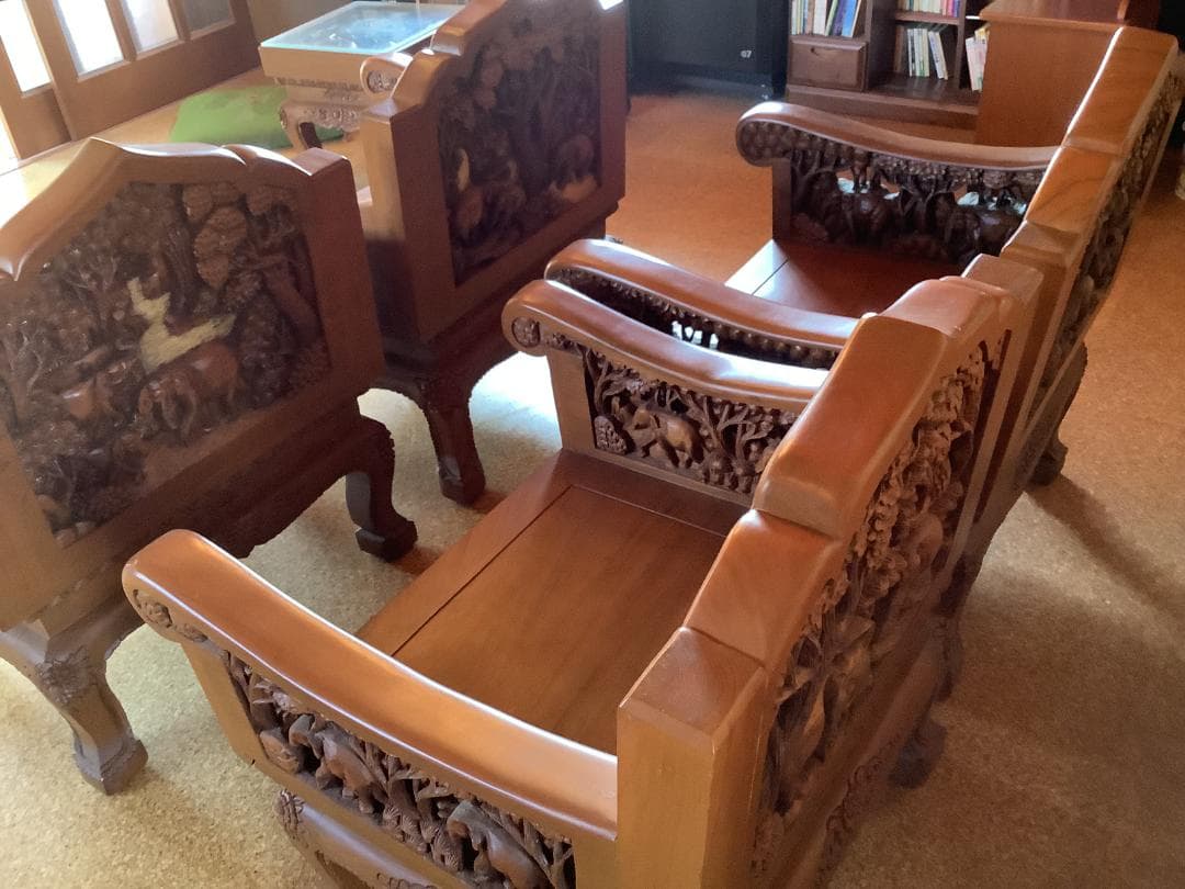 【重厚彫刻椅子】象の群れモチーフ　木製彫刻アームチェア 4脚セット 希少大型家具