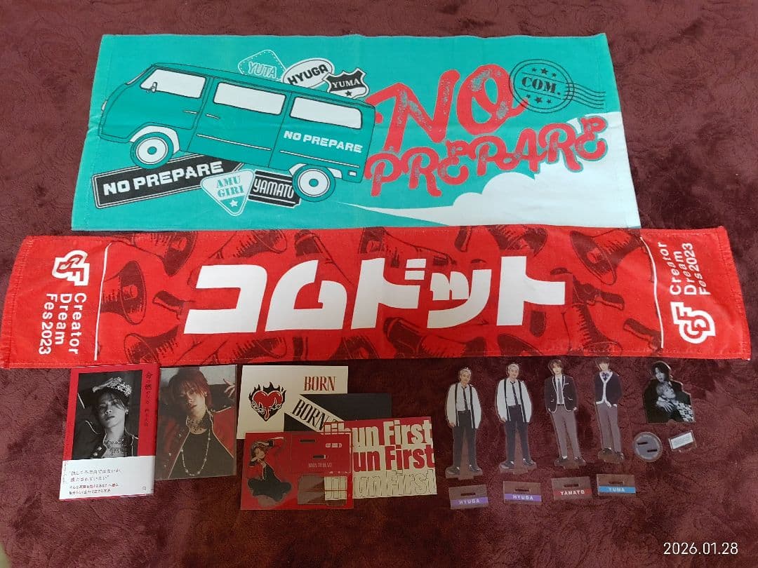 コムドット グッズ