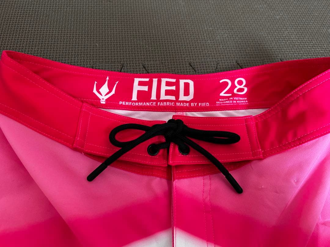 イム　ポーキョン　FIED ピンク ストライプ 水着 28インチ