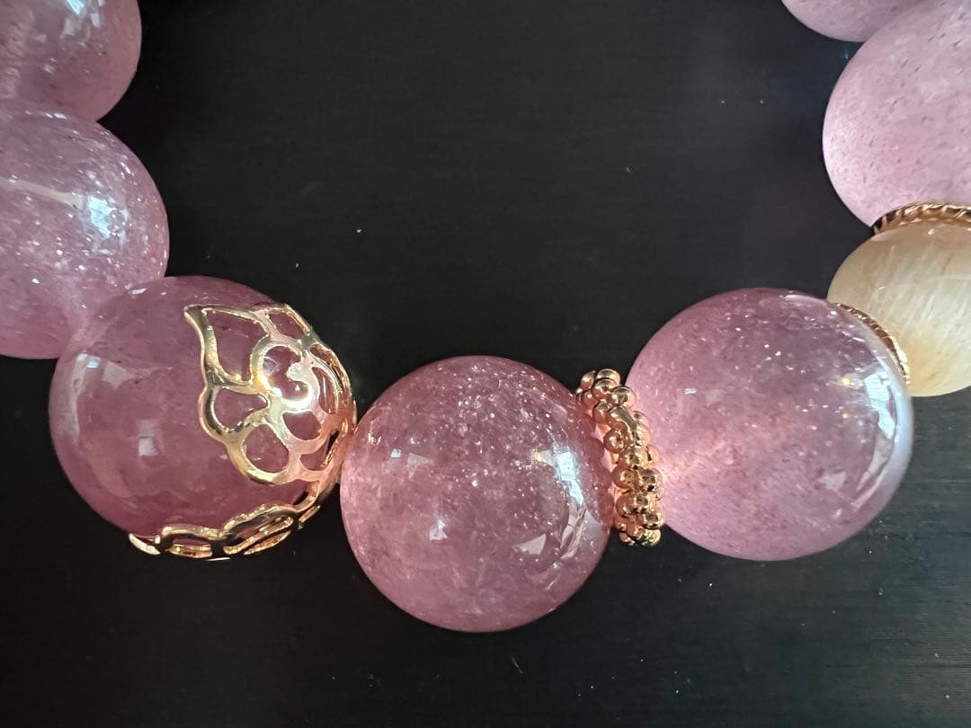 大玉♡恋愛運アップ♡ストロベリークォーツとサーモンピンクサゲのブレスレット