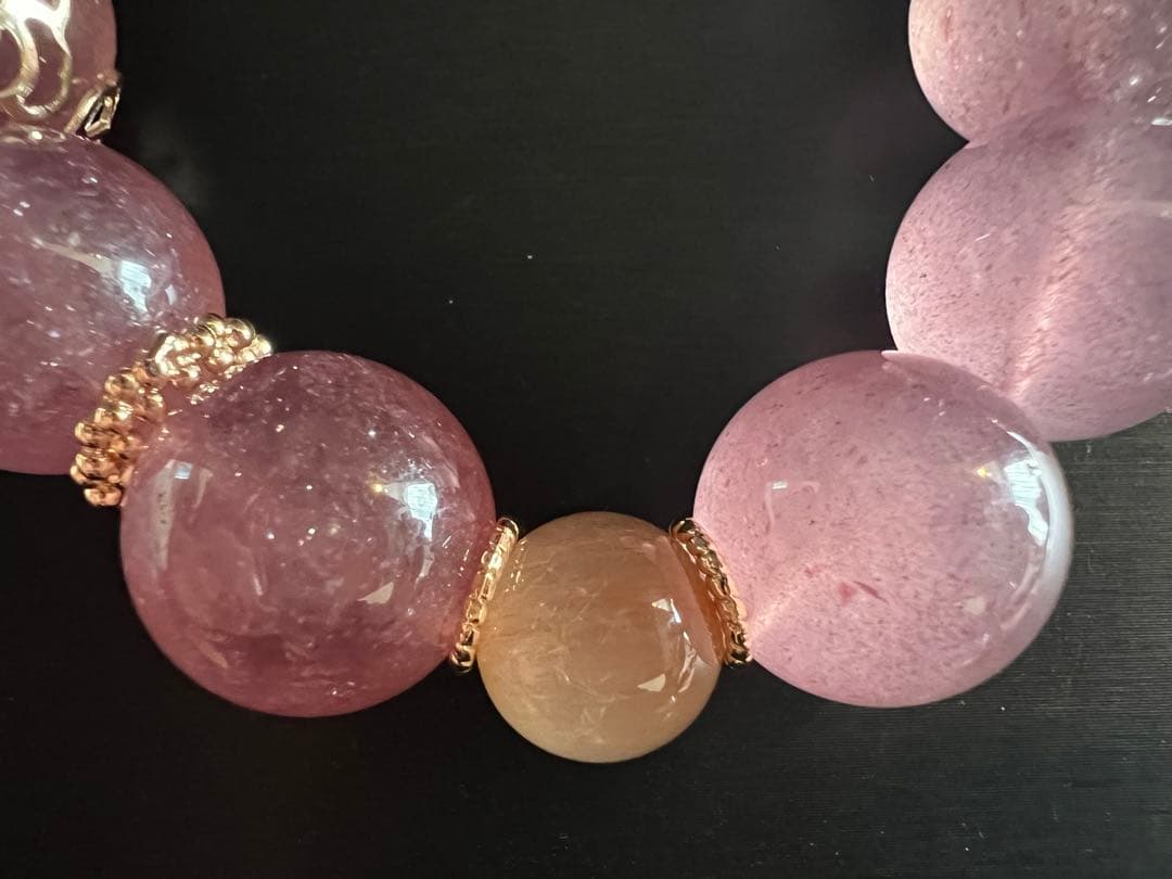 大玉♡恋愛運アップ♡ストロベリークォーツとサーモンピンクサゲのブレスレット