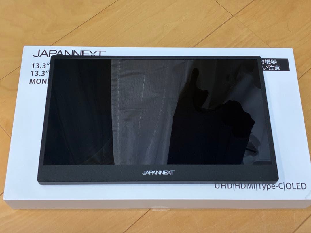 ま*ん様 JAPANNEXT製 13.3インチ モバイルモニター 4K OLED