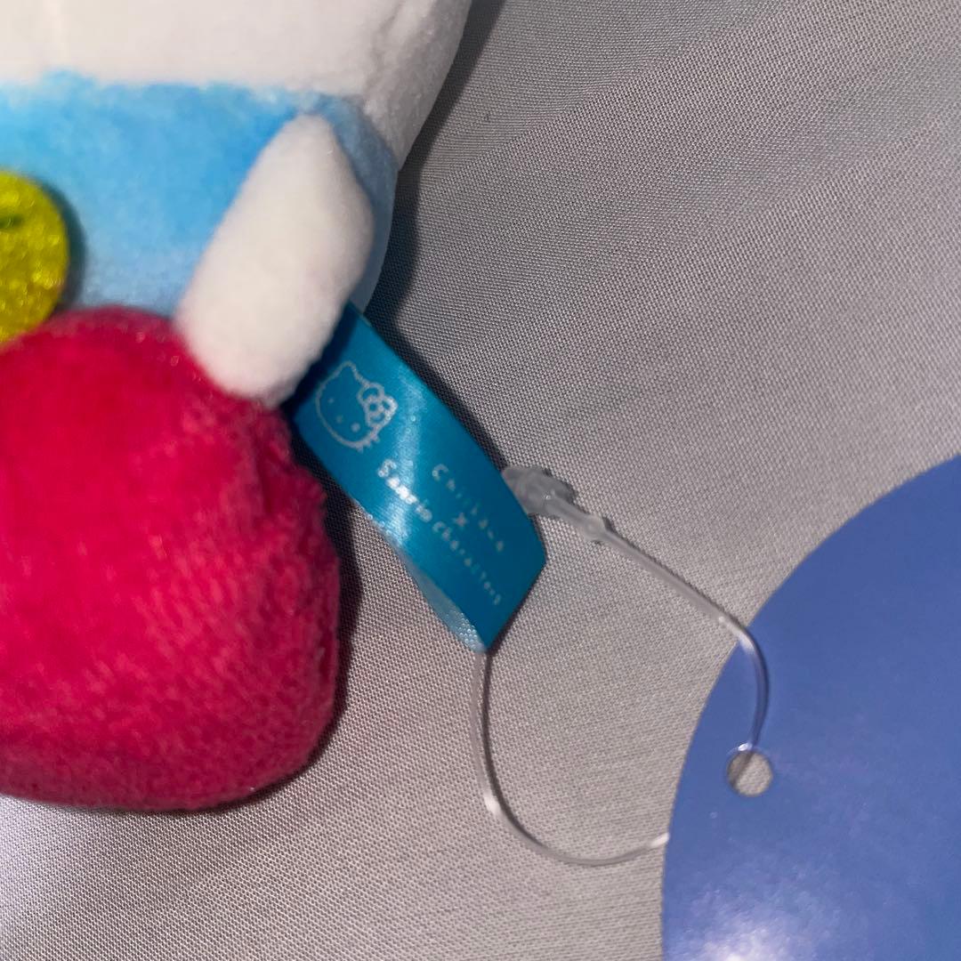 ちいかわ デスクトップから見守るひっかけぬいぐるみ ハチワレ ハローキティ