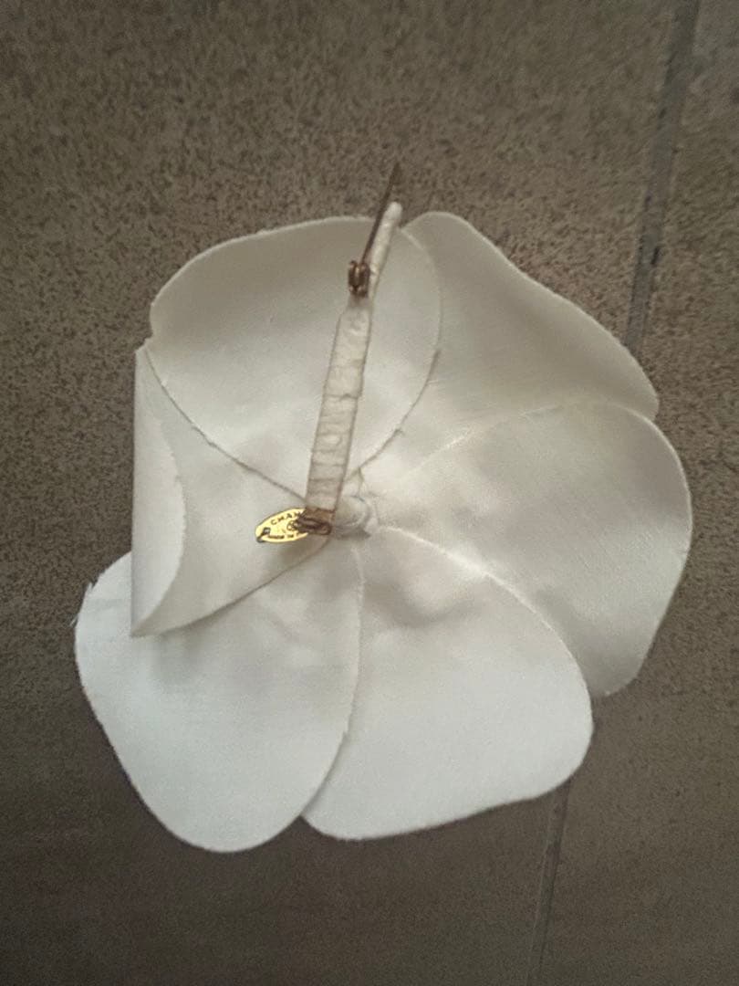 CHANEL シャネル　カメリアブローチ　コサージュ　ホワイト　シルク